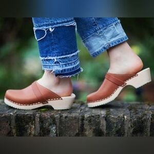 Swedish Hasbeens Tan Leather Mules/Clogs